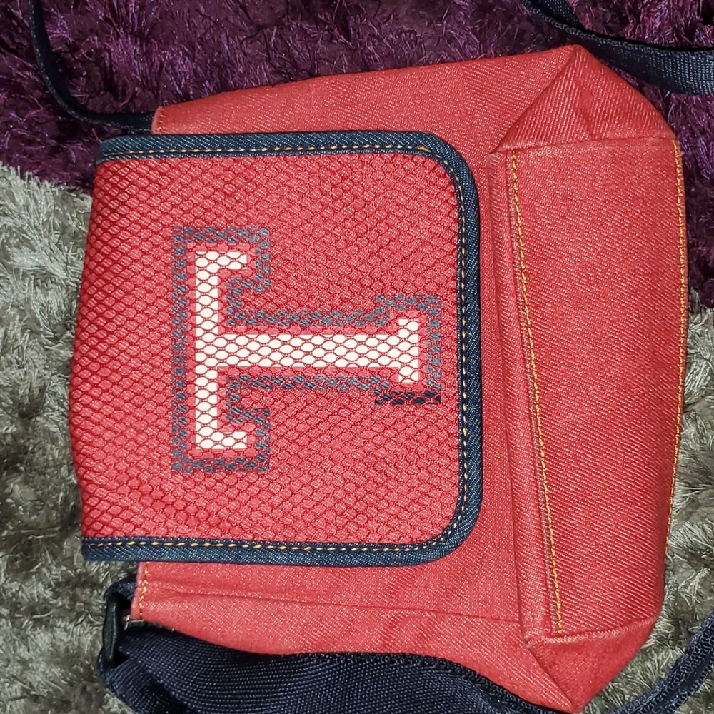 tommy hilfiger cross body